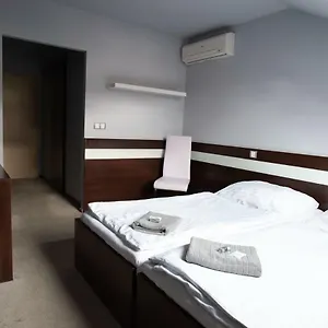 U Travnicka Модржице