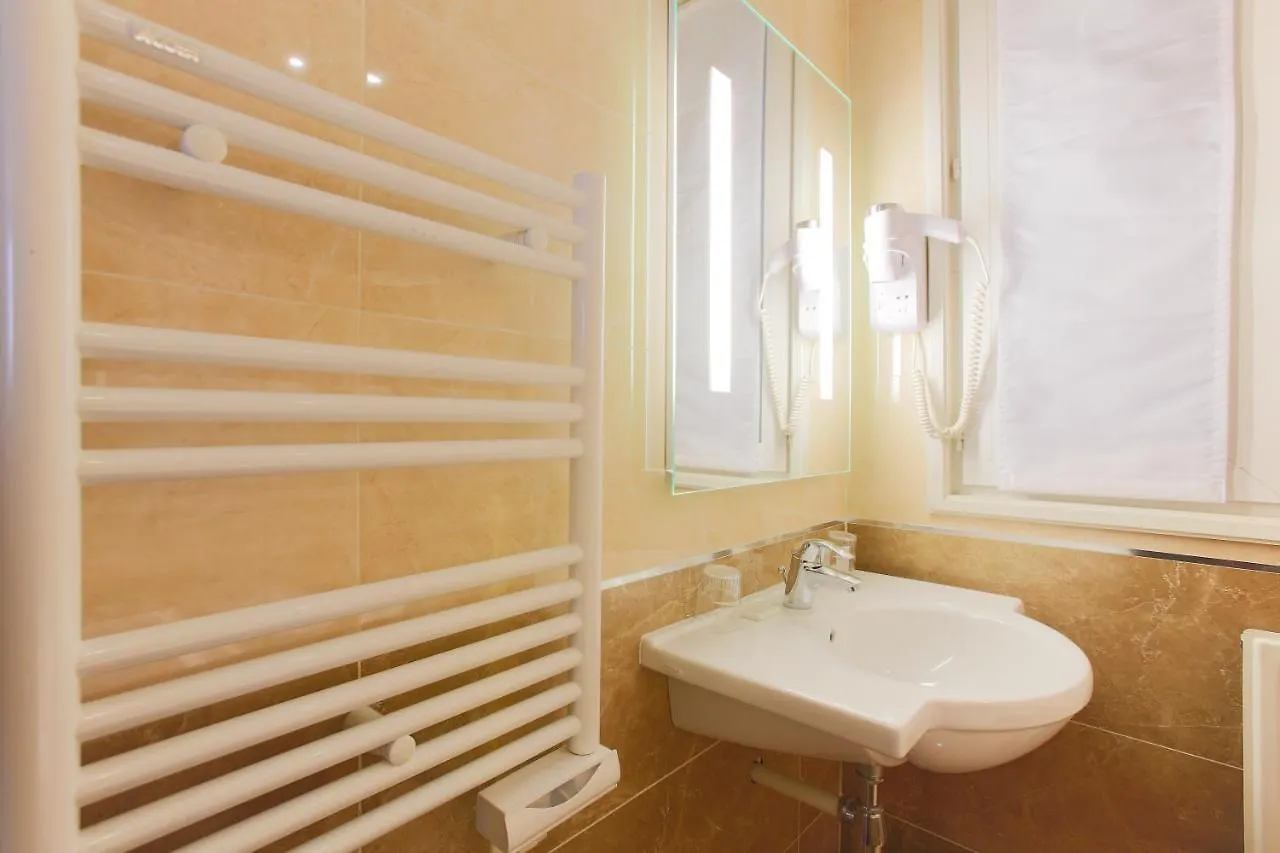 פריז Hotel Bellevue Saint-Lazare