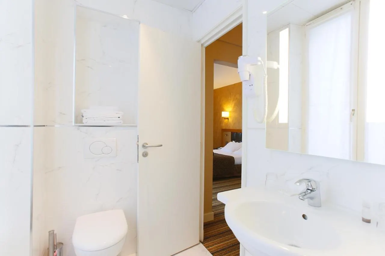 Hotel Bellevue Saint-Lazare Paris França