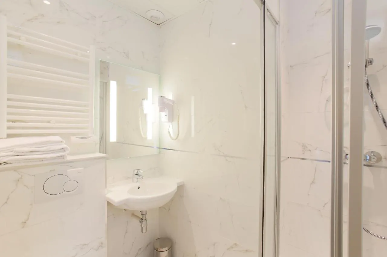 פריז Hotel Bellevue Saint-Lazare