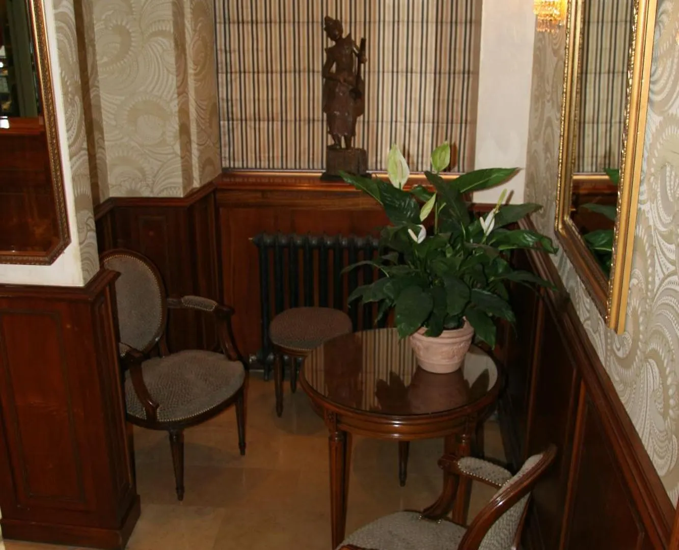 Hotel Bellevue Saint-Lazare Paris 2*,