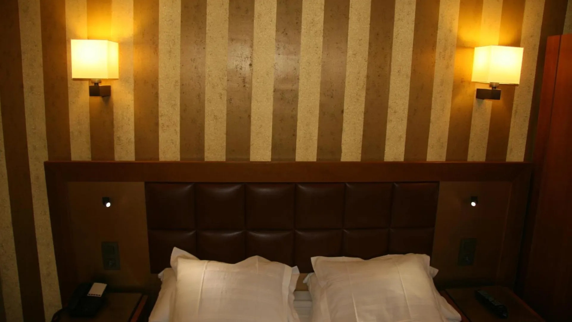 פריז Hotel Bellevue Saint-Lazare