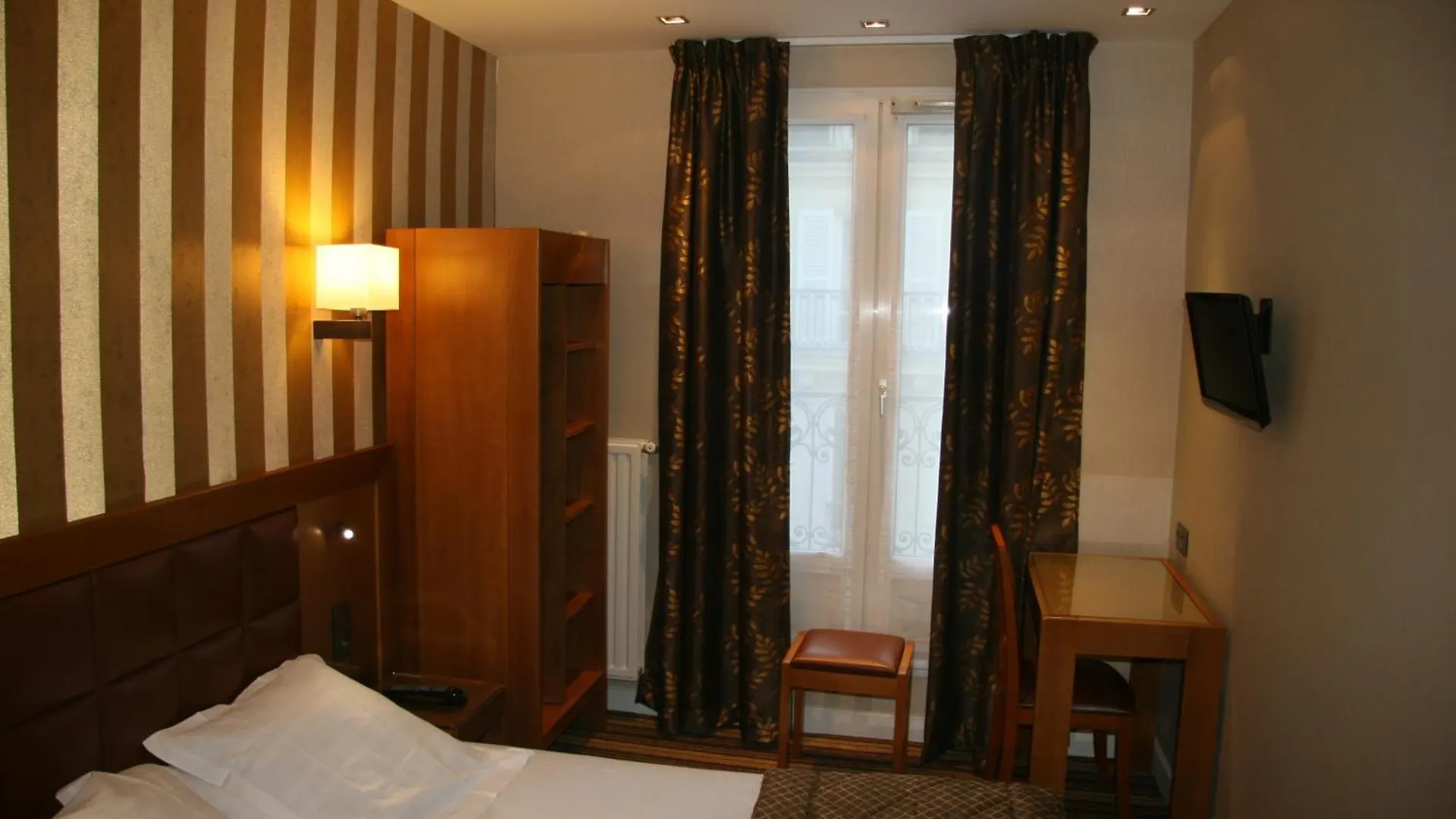 פריז Hotel Bellevue Saint-Lazare