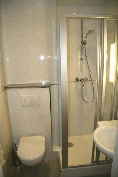 פריז Hotel Bellevue Saint-Lazare