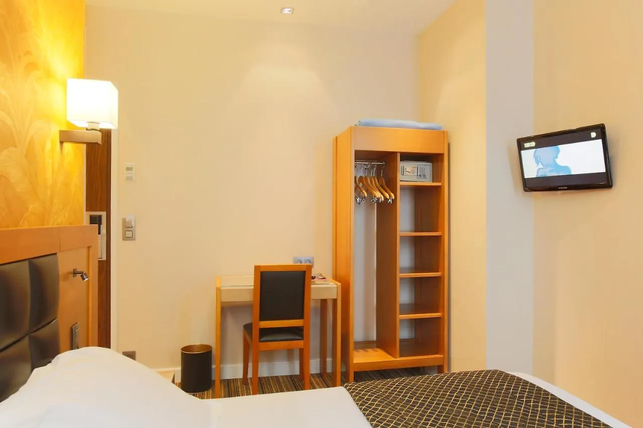 Hotel Bellevue Saint-Lazare Parigi